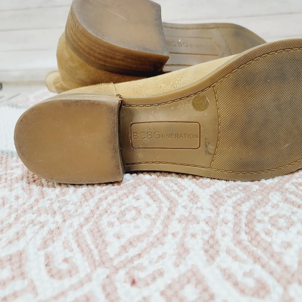 BCBGeneration SLOUCH TAN SUEDE BOOTIES, SZ 8.5, EXCELLENT PRE OWNED CONDITION - Picture 5 of 7